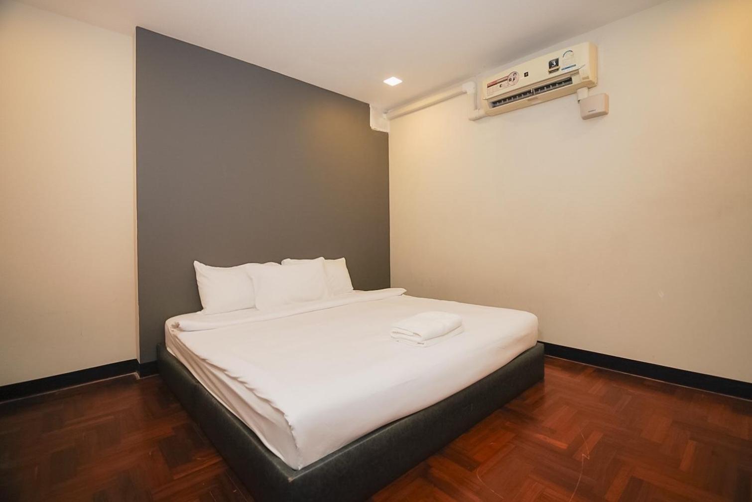 Z โกอินน์ สีลม - สถานีรถไฟฟ้าเซนต์หลุยส์ Go Inn Silom Bangkok Esterno foto