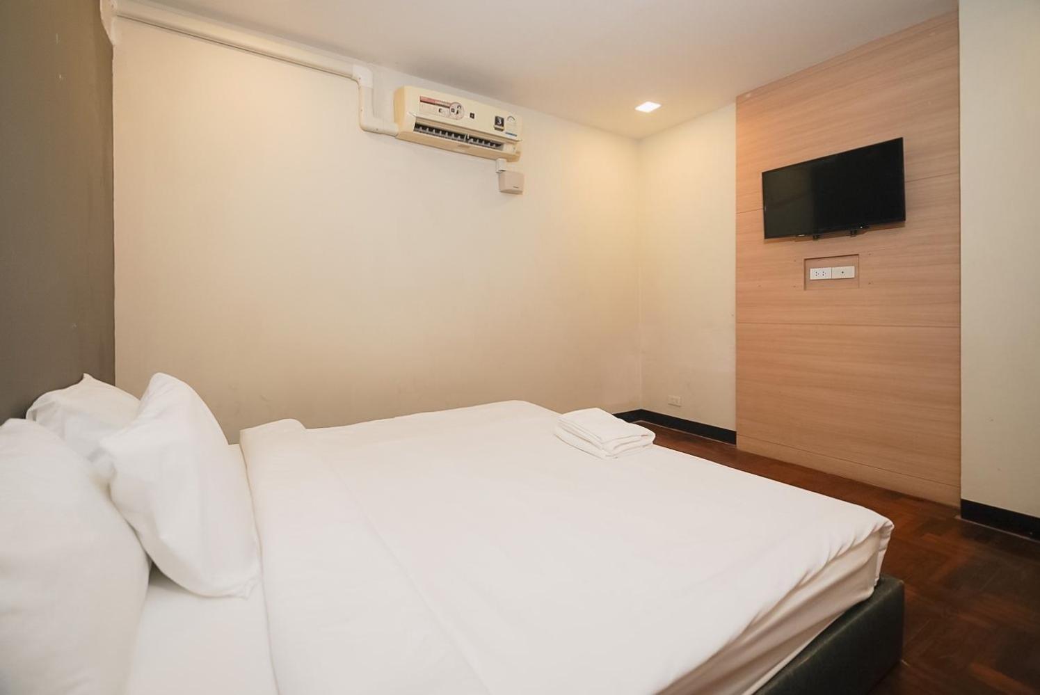 Z โกอินน์ สีลม - สถานีรถไฟฟ้าเซนต์หลุยส์ Go Inn Silom Bangkok Esterno foto