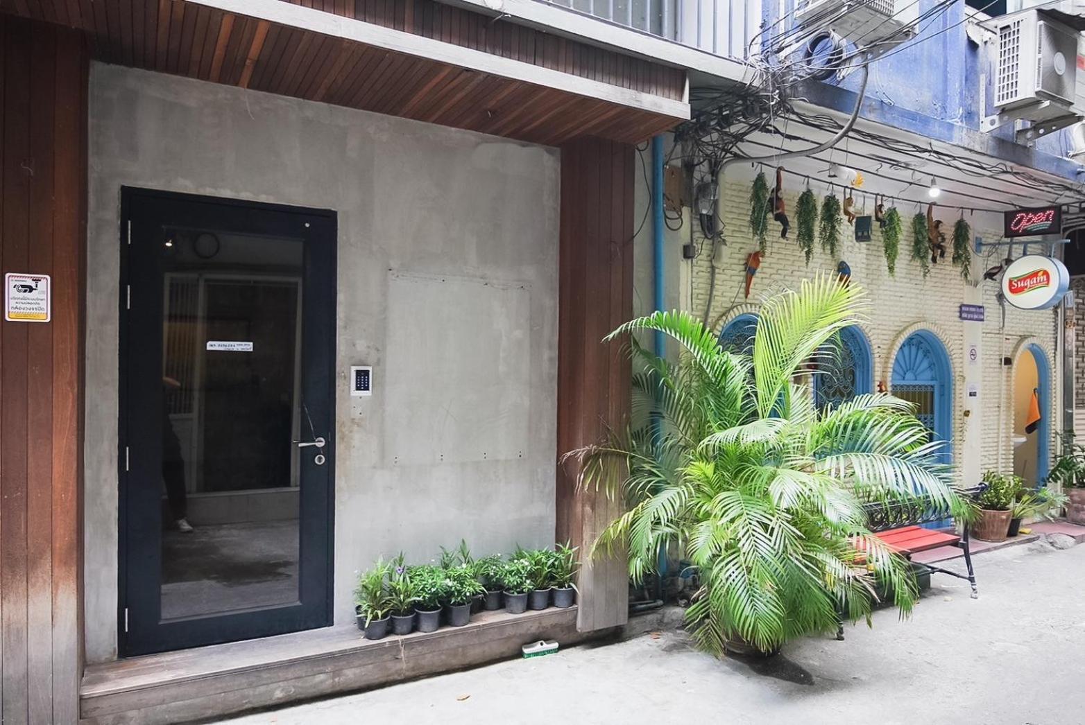 Z โกอินน์ สีลม - สถานีรถไฟฟ้าเซนต์หลุยส์ Go Inn Silom Bangkok Esterno foto